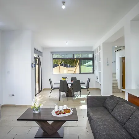 Mylos 8 Villa *